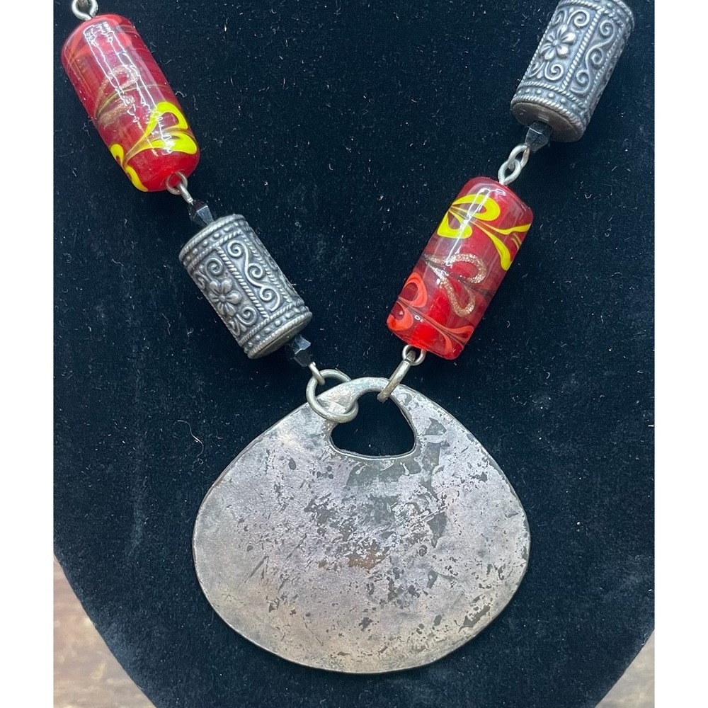Artisan Red Lampwork Glass Bead Necklace Hammered Silver Tone Pendant Boho 18.5" - Picture 4 of 6